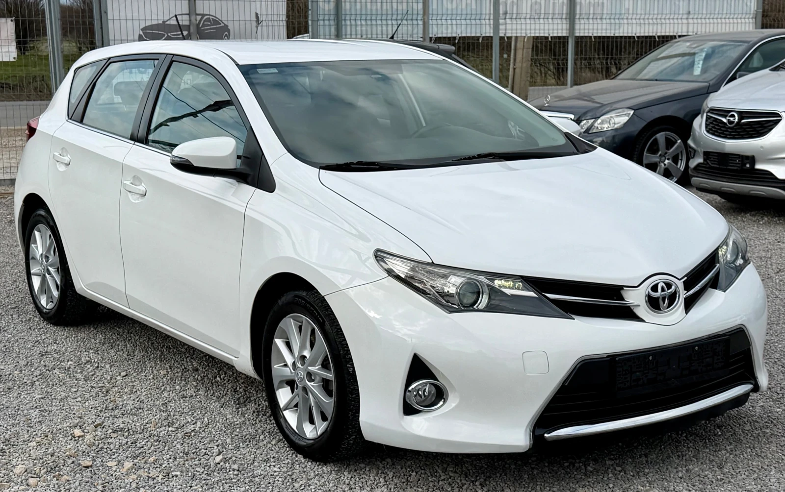 Toyota Auris 1.4 d4d/Нави/Камера | Auto.bg — изображение 1
