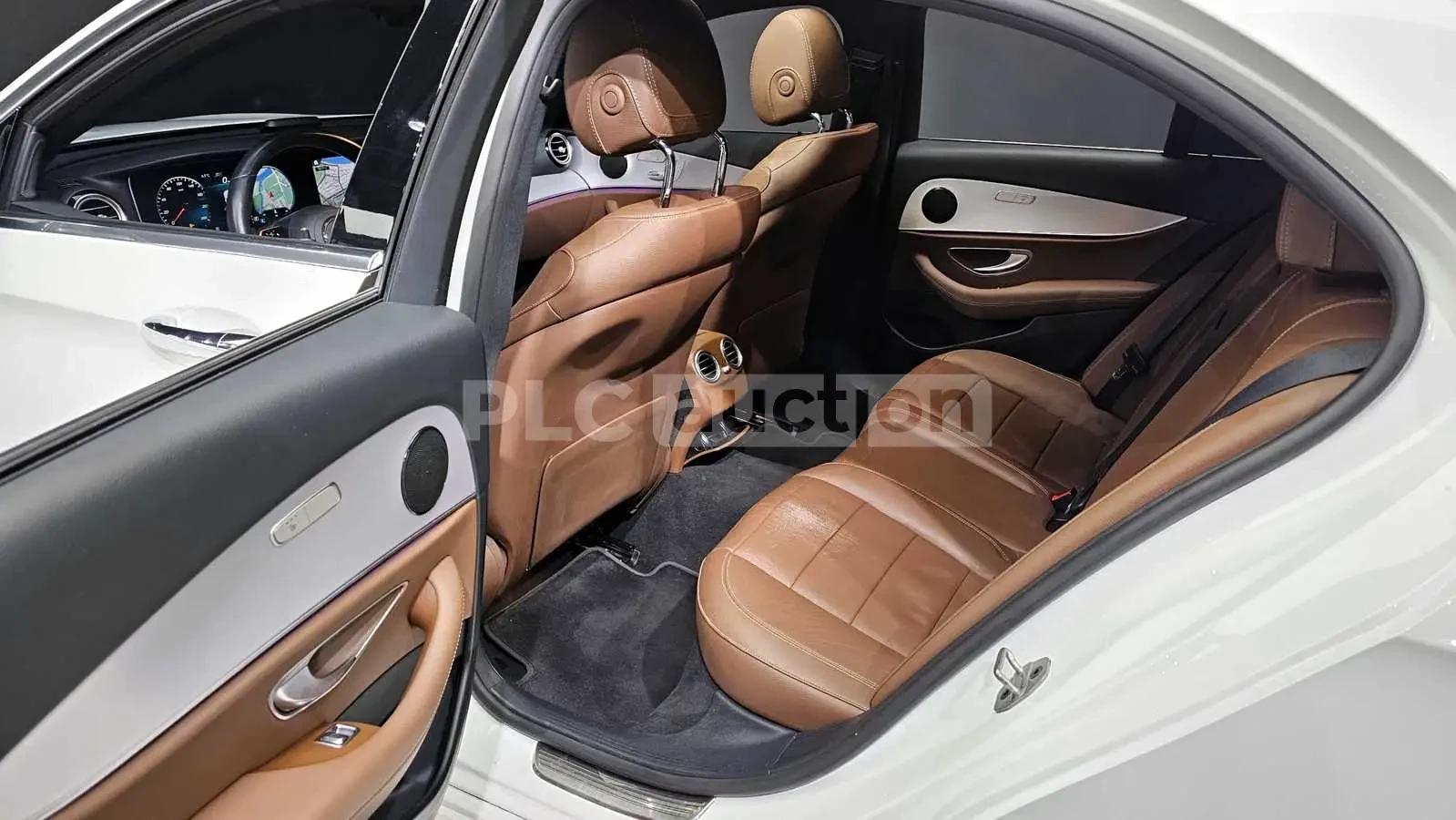 Mercedes-Benz E 250 2021* 9G TRONICK* DIGITAL* KEYLESS* AMBIENT* КРАЙН, снимка 12 - Автомобили и джипове - 53928307