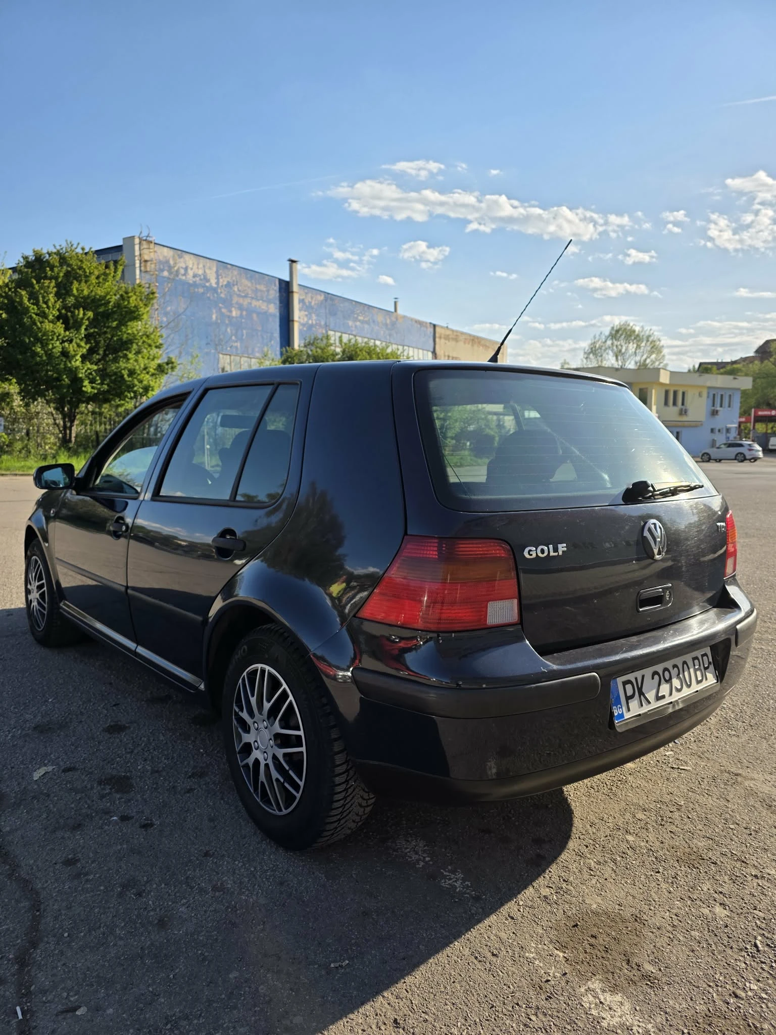 VW Golf 1.9 TDI, снимка 7 - Автомобили и джипове - 54429651