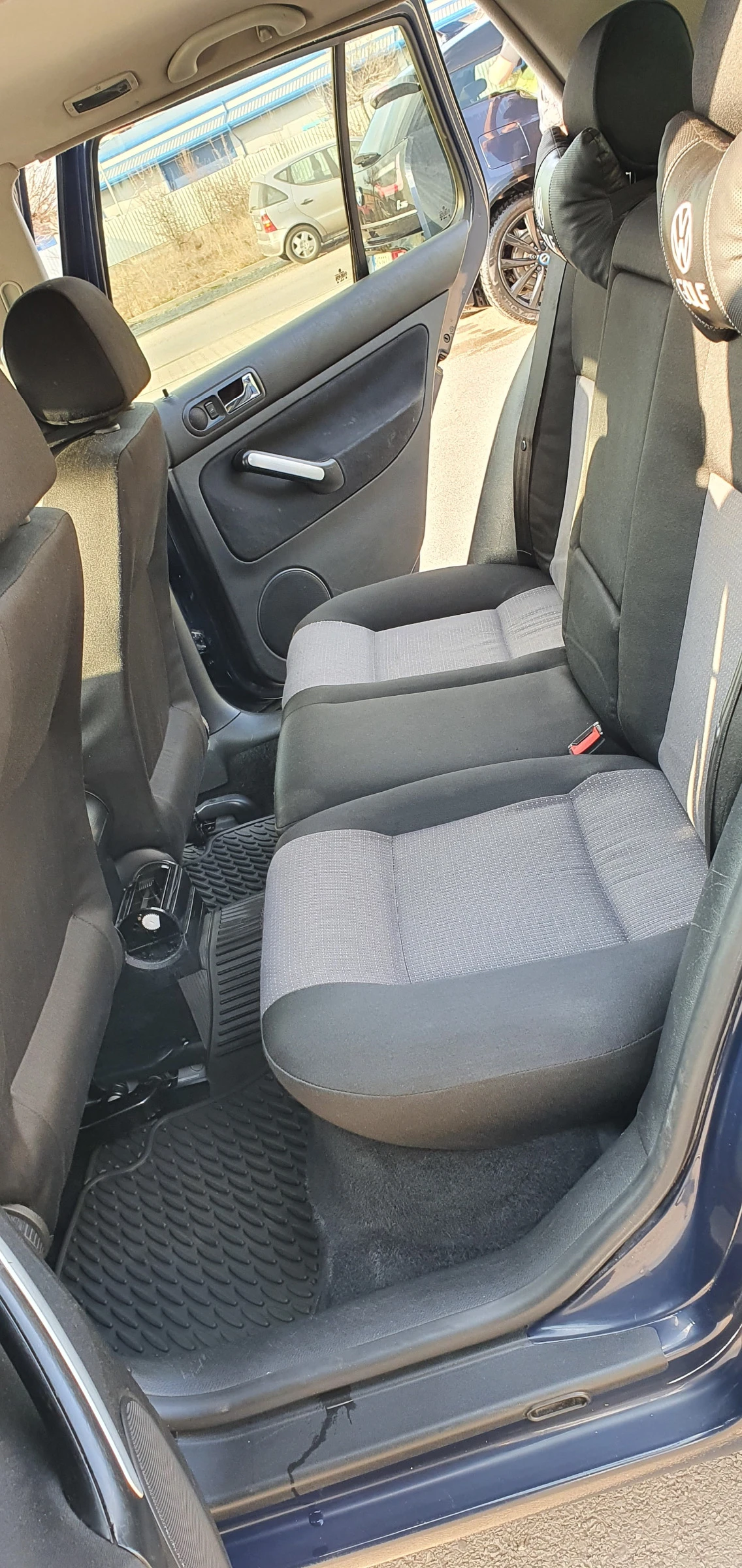 VW Golf 1.9 TDI, снимка 16 - Автомобили и джипове - 53994803