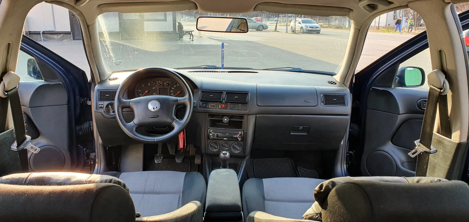 VW Golf 1.9 TDI, снимка 11 - Автомобили и джипове - 53994803