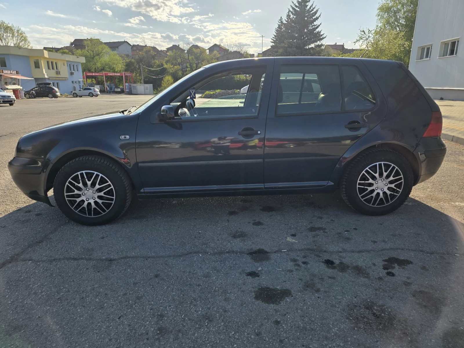 VW Golf 1.9 TDI, снимка 8 - Автомобили и джипове - 54429651