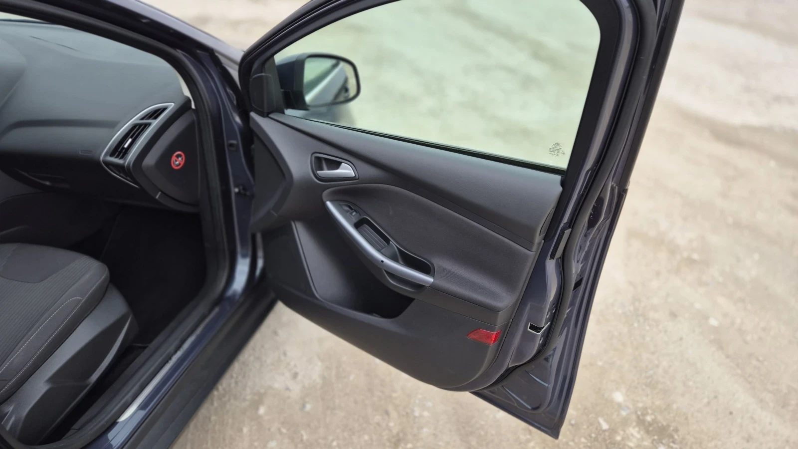 Ford Focus Titanium 1.6 TDCi ECOnetic , снимка 14 - Автомобили и джипове - 54059181