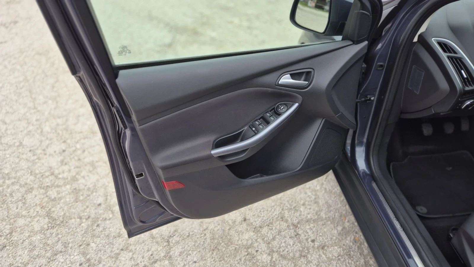 Ford Focus Titanium 1.6 TDCi ECOnetic , снимка 15 - Автомобили и джипове - 54059181