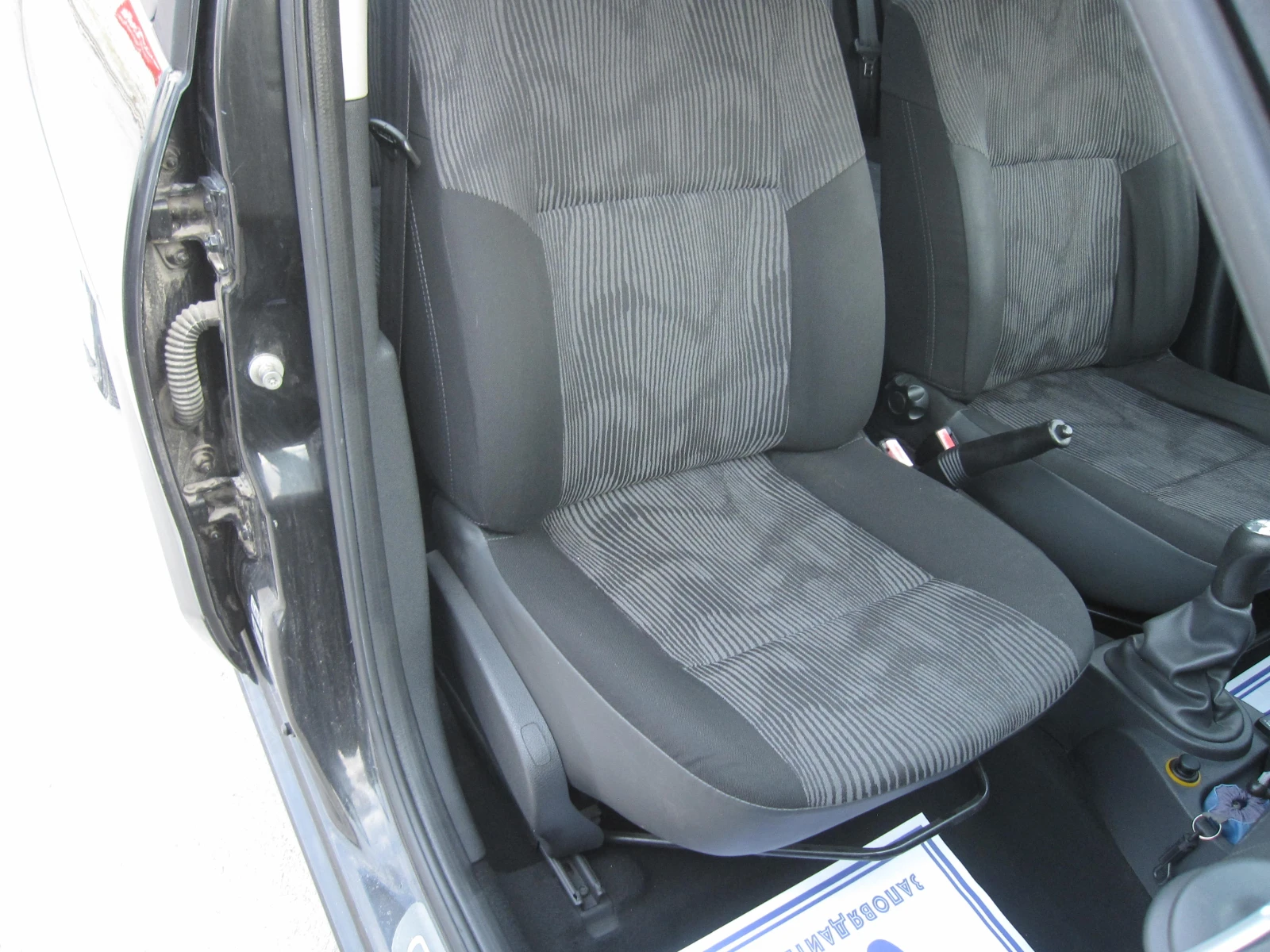 Dacia Sandero 1, 4-Газ., снимка 11 - Автомобили и джипове - 54195554