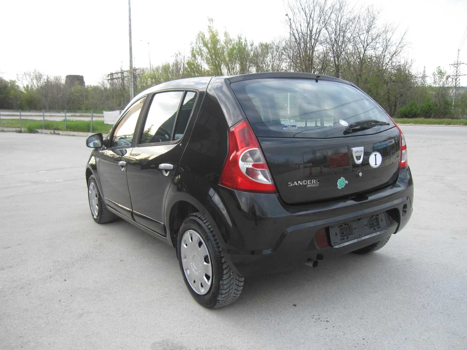 Dacia Sandero 1, 4-Газ., снимка 3 - Автомобили и джипове - 54195554