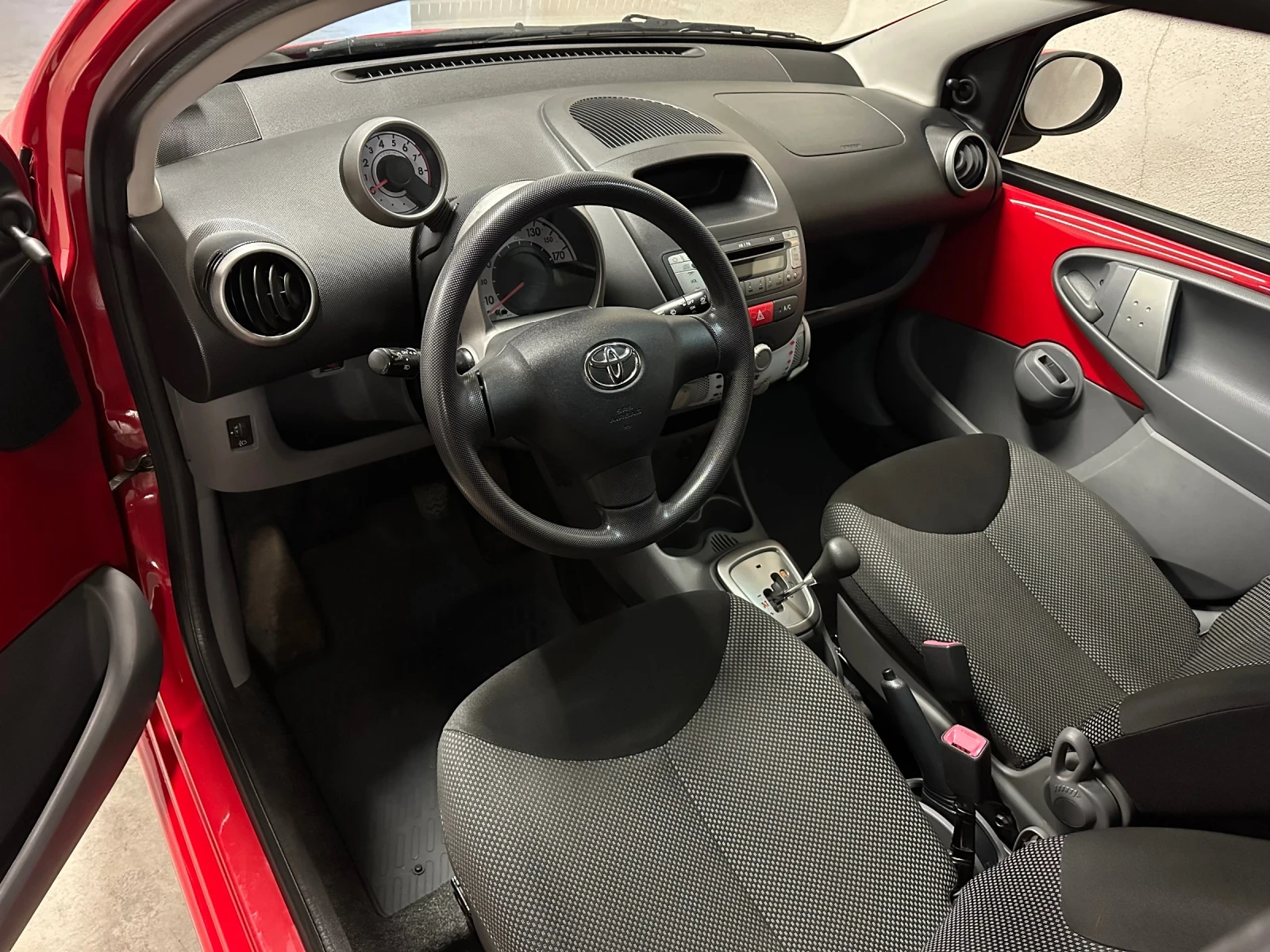 Toyota Aygo 1.0 ��������� 72 000 ��.  | Mobile.bg � ����������� 7