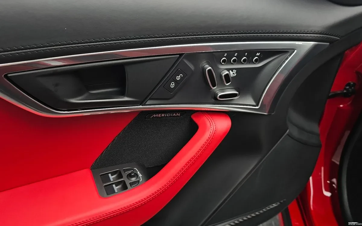 Jaguar F-Type P380 R-Dynamic Обдухване* Disi* , снимка 13 - Автомобили и джипове - 54852874