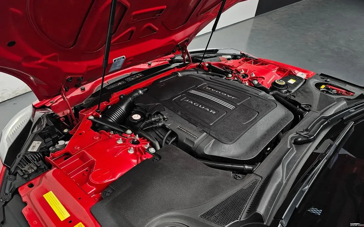 Jaguar F-Type P380 R-Dynamic Обдухване* Disi* , снимка 5 - Автомобили и джипове - 54852874
