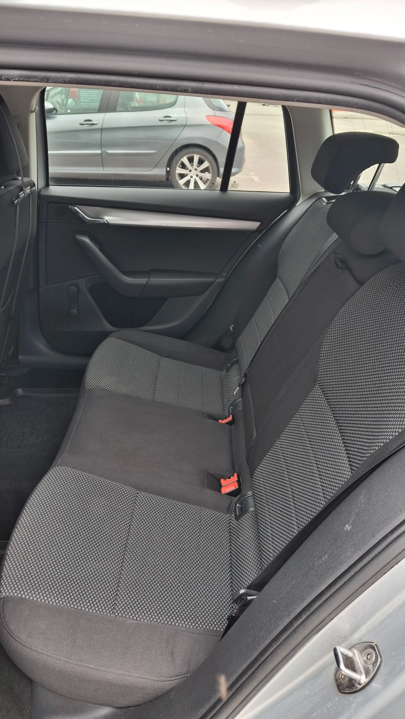 Skoda Octavia, снимка 11 - Автомобили и джипове - 55195093