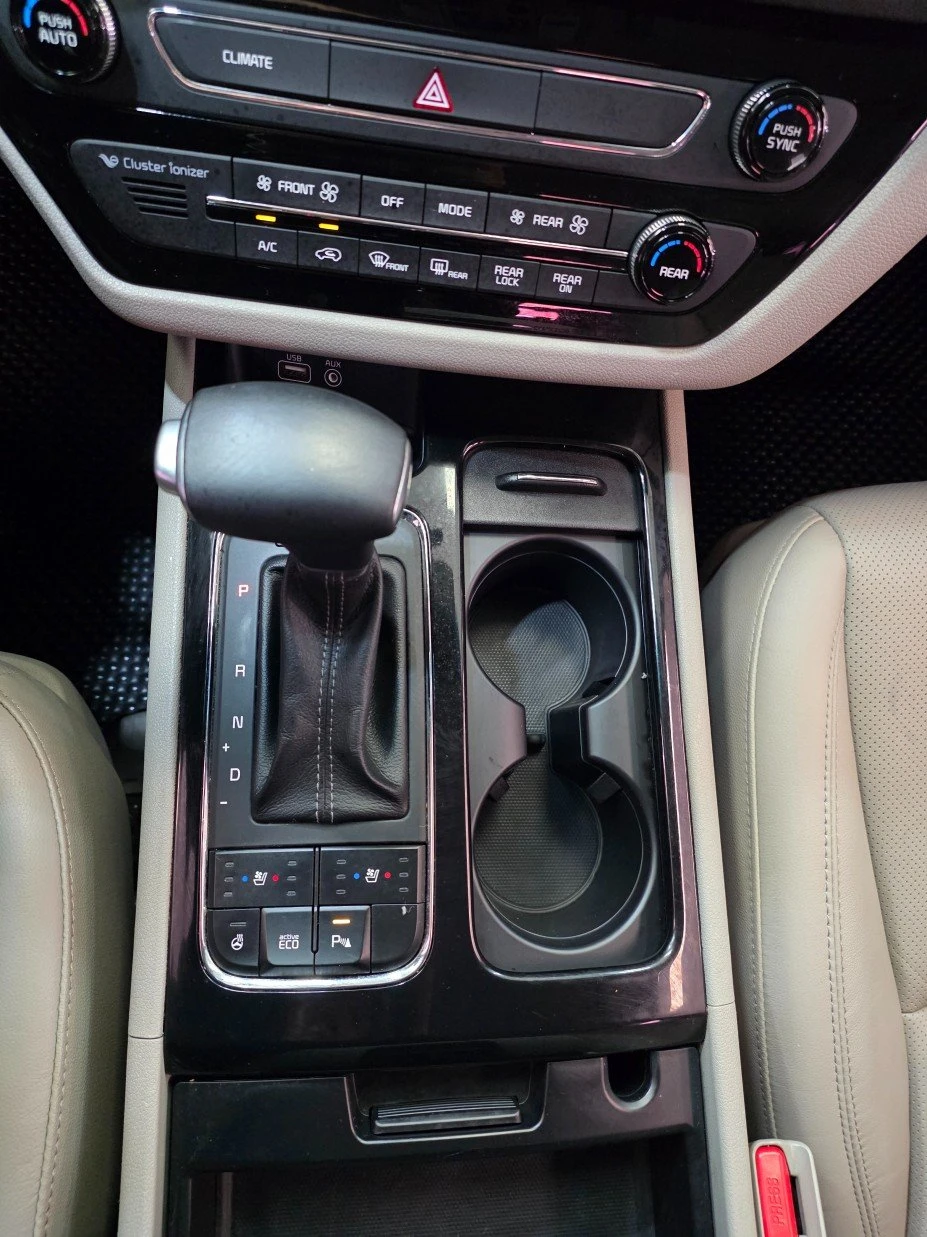 Kia Carnival 3.5* KEYLESS* ПОДГРЕВ ВОЛАН* ЕЛ. БАГАЖНИК* КРАЙНА , снимка 14 - Автомобили и джипове - 55318955