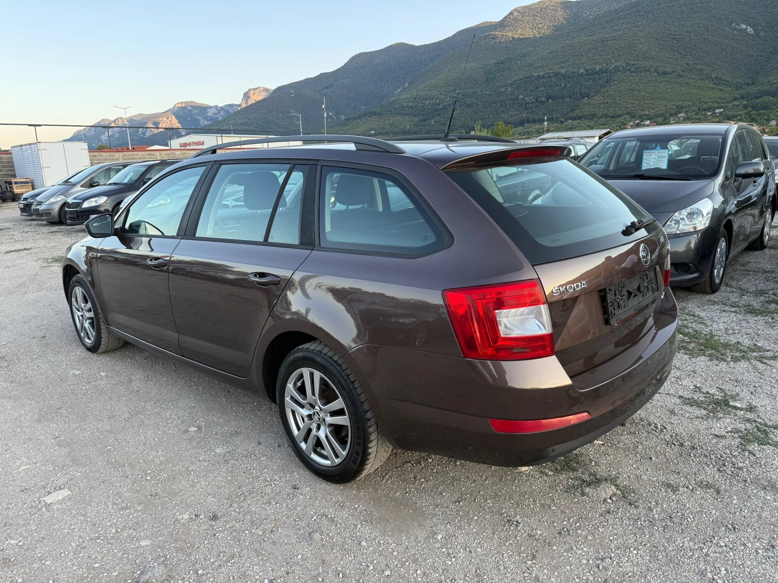 Skoda Octavia 1.6 TDI 4x4 111000км, снимка 8 - Автомобили и джипове - 55749806