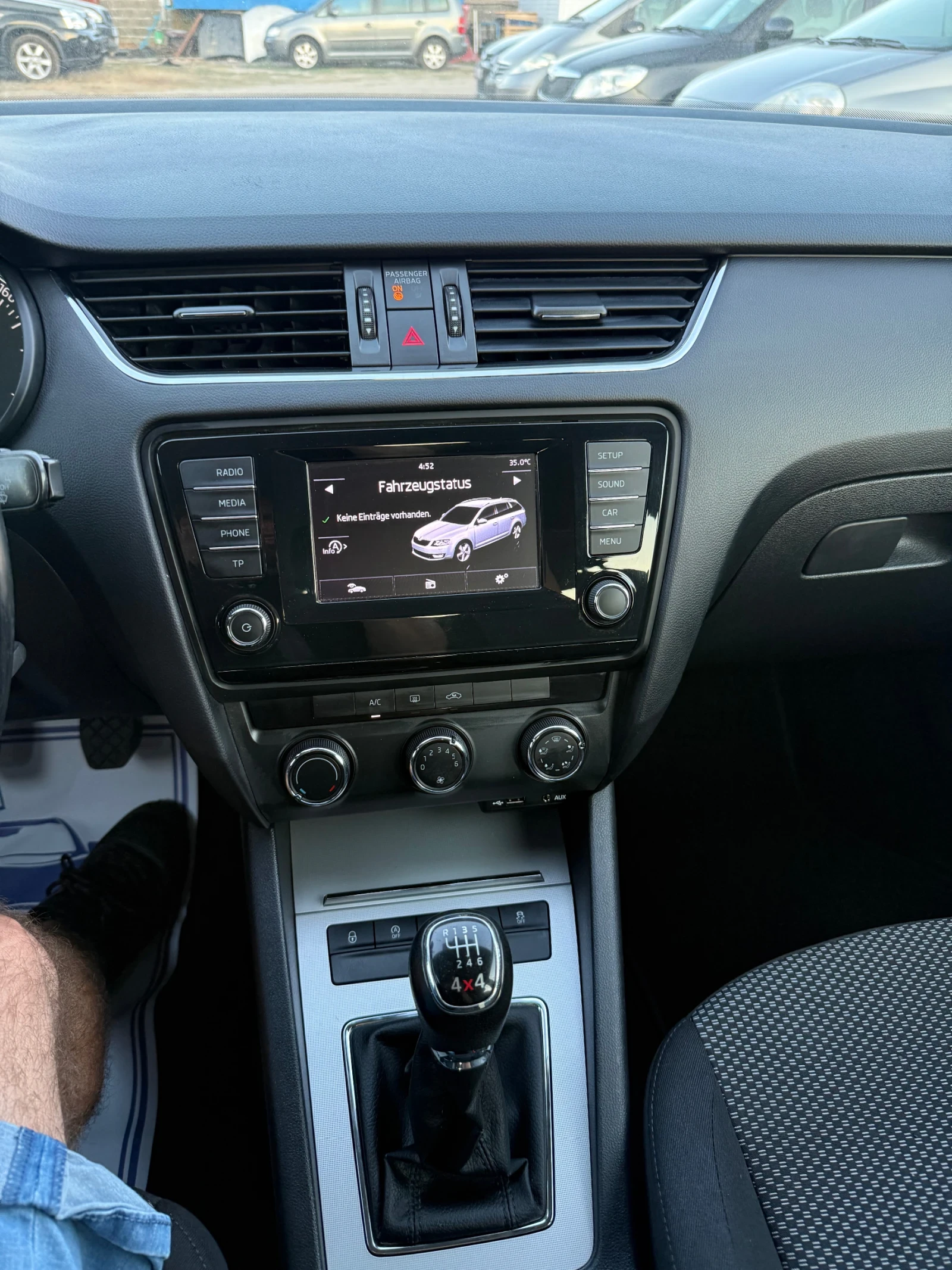 Skoda Octavia 1.6 TDI 4x4 111000км, снимка 12 - Автомобили и джипове - 55749806