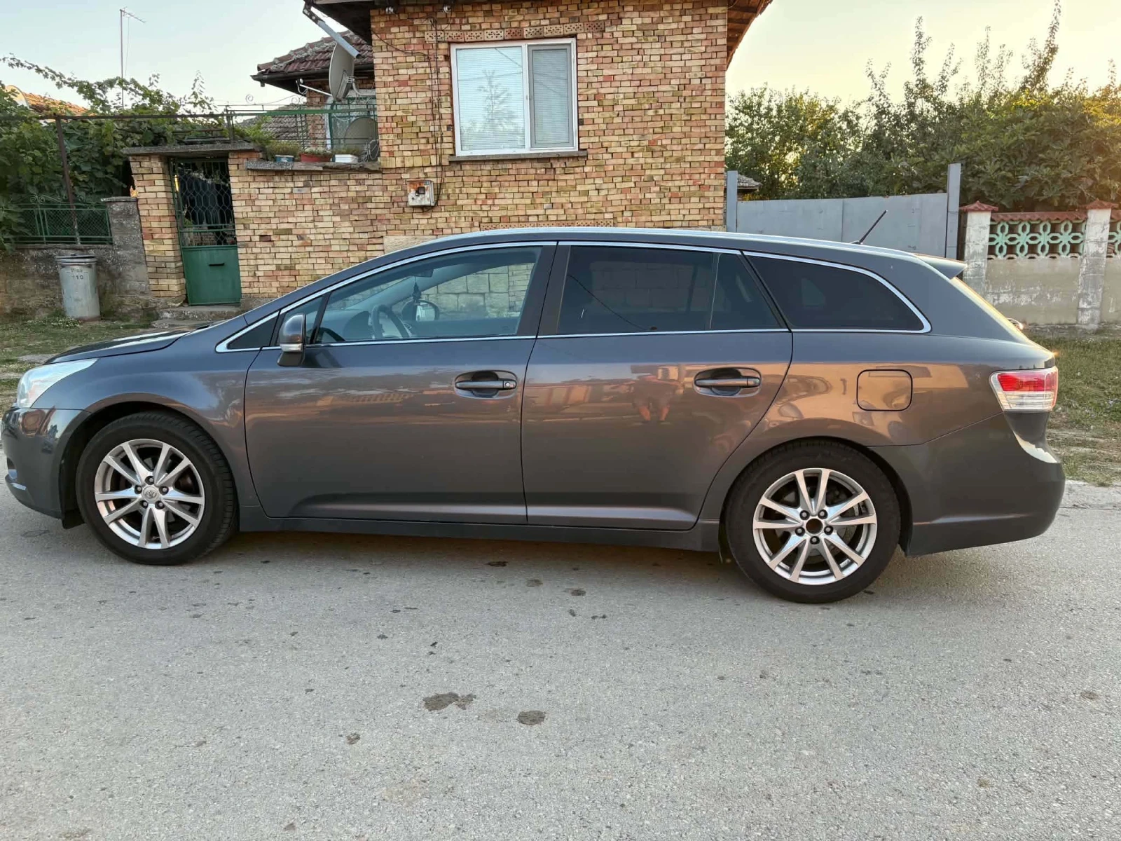 Toyota Avensis, снимка 5 - Автомобили и джипове - 55772767
