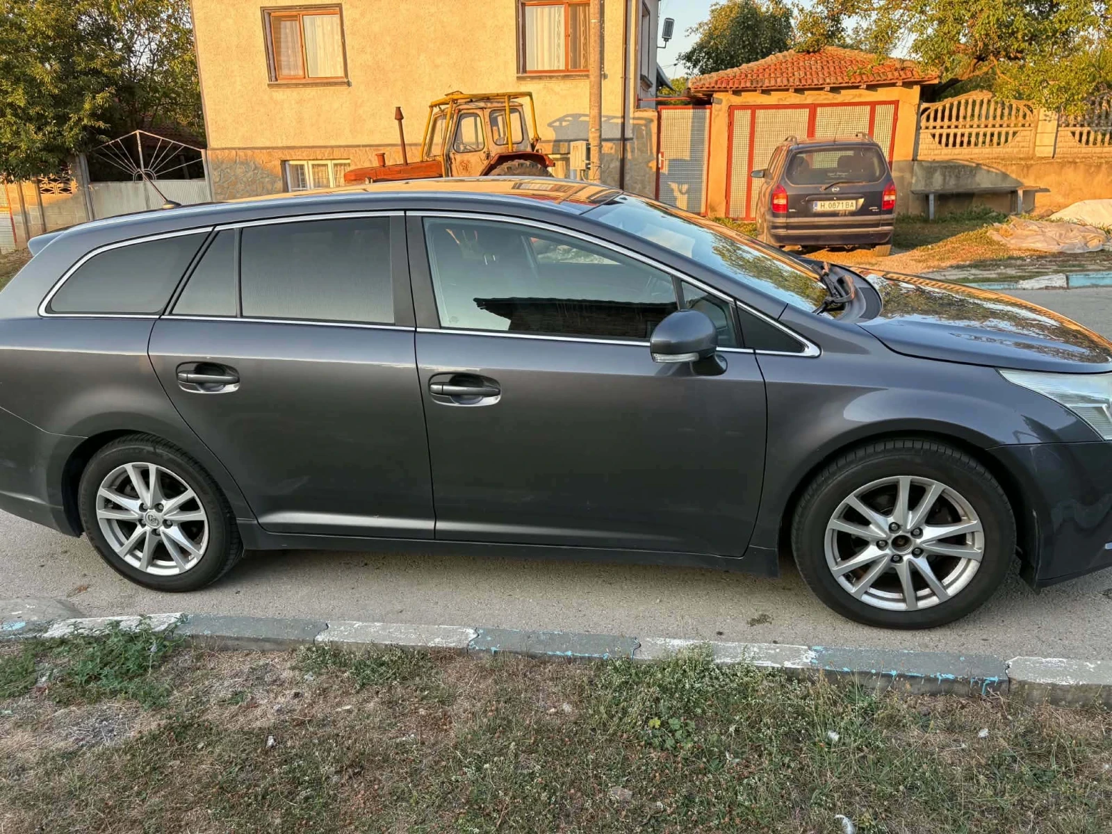Toyota Avensis, снимка 4 - Автомобили и джипове - 55772767