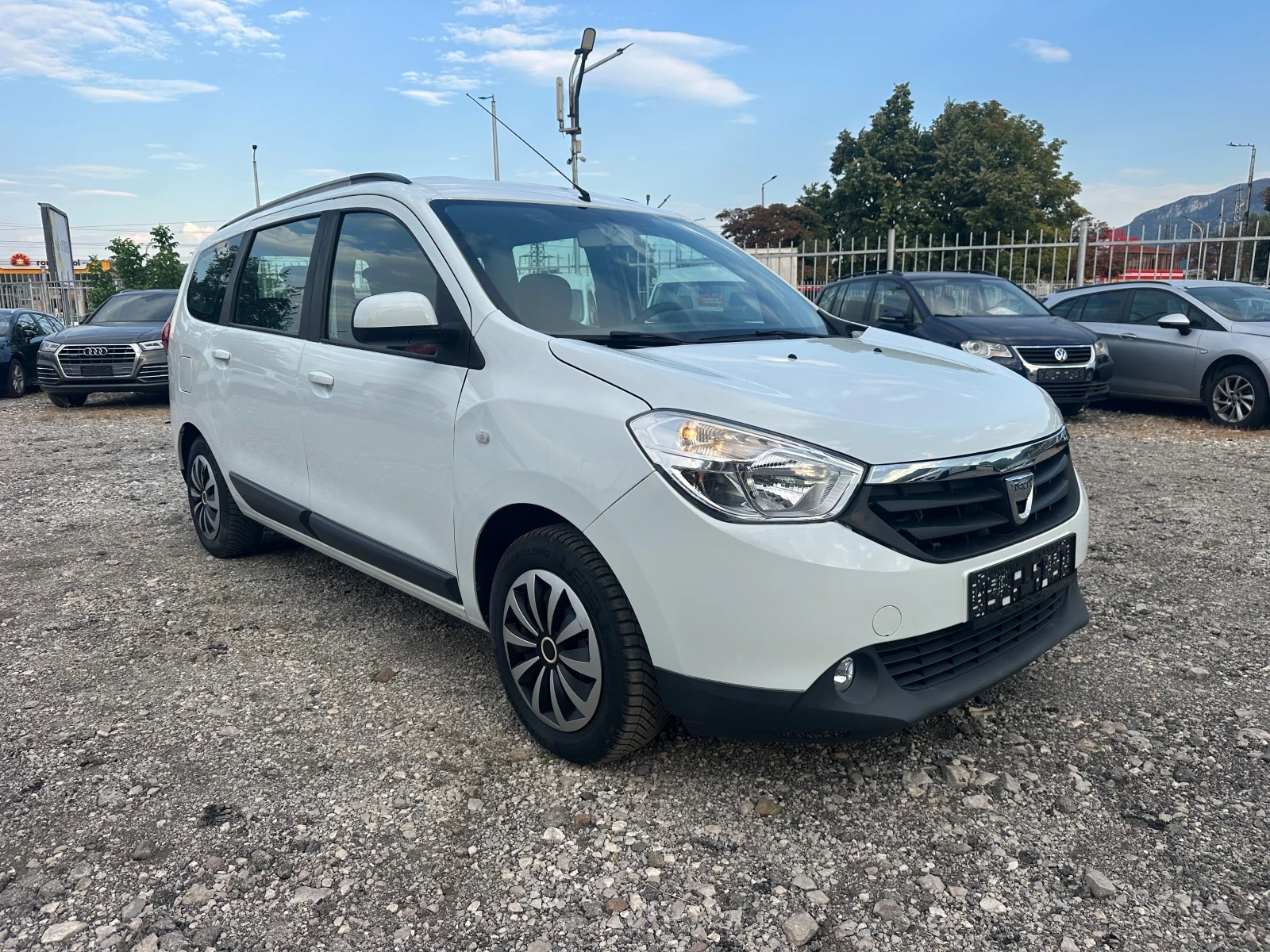 Dacia Lodgy 1.6i LPG 7MESTEN, снимка 7 - Автомобили и джипове - 55817019