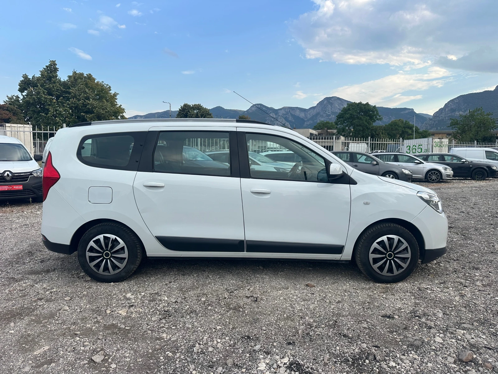 Dacia Lodgy 1.6i LPG 7MESTEN, снимка 6 - Автомобили и джипове - 55817019