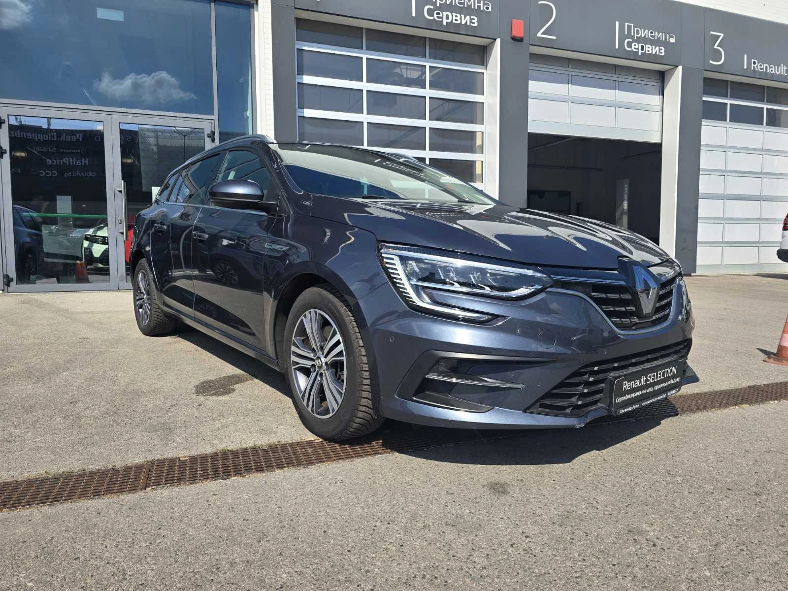 Renault Megane Grandtour Plug-In Hybrid 1.6 145hp , снимка 2 - Автомобили и джипове - 55931735