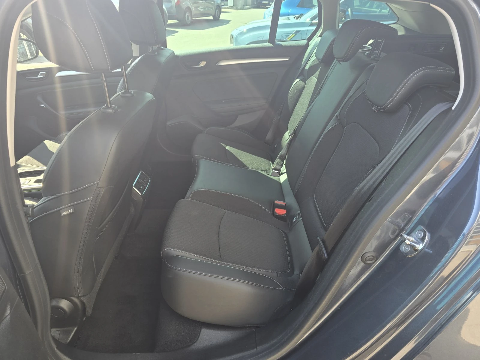 Renault Megane Grandtour Plug-In Hybrid 1.6 145hp , снимка 13 - Автомобили и джипове - 55931735