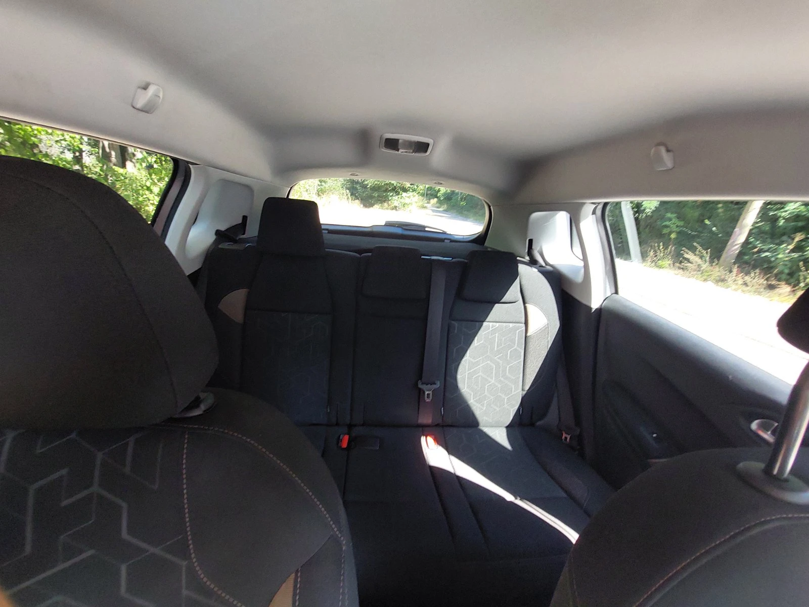 Peugeot 2008, снимка 16 - Автомобили и джипове - 55981568