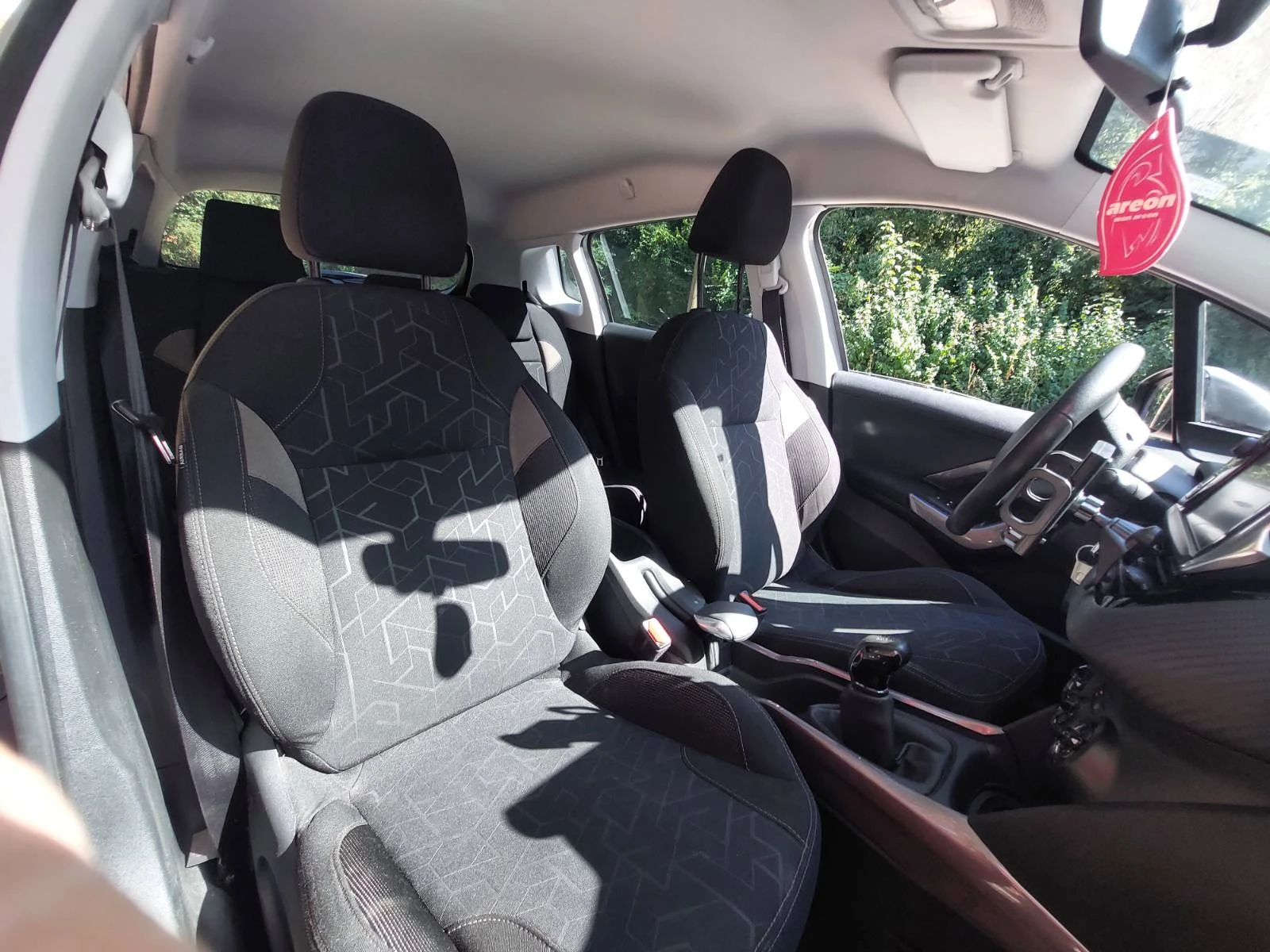 Peugeot 2008, снимка 15 - Автомобили и джипове - 55981568
