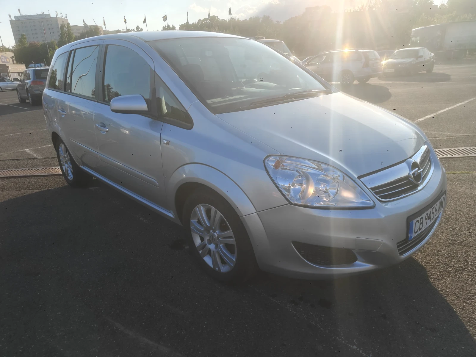 Opel Zafira 1, 9 Diesel Automatic , снимка 6 - Автомобили и джипове - 56315743