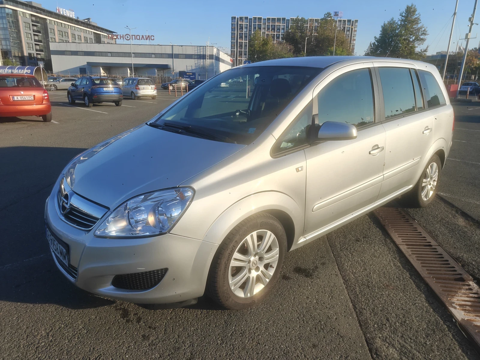 Opel Zafira 1, 9 Diesel Automatic , снимка 4 - Автомобили и джипове - 56315743