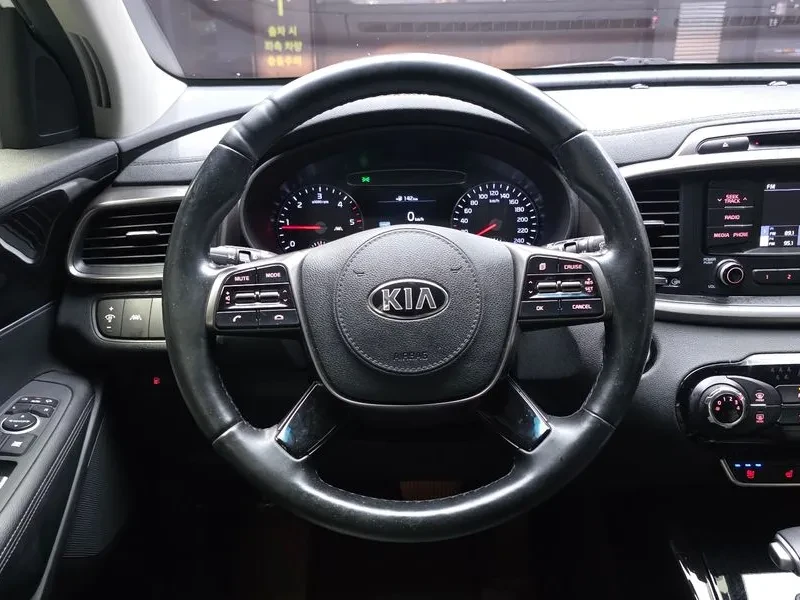 Kia Sorento Diesel 2.0 2Wd Prestige, снимка 13 - Автомобили и джипове - 55652808