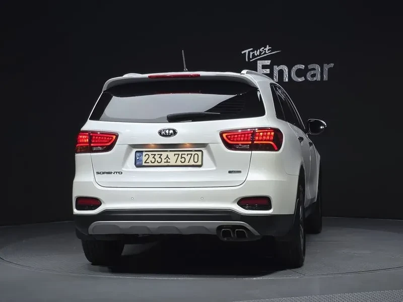 Kia Sorento Diesel 2.0 2Wd Prestige, снимка 4 - Автомобили и джипове - 55652808