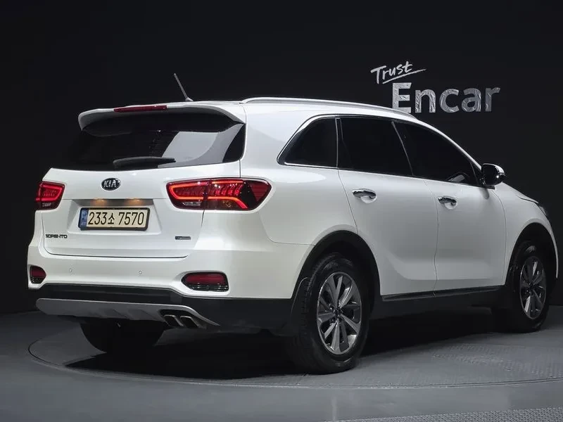 Kia Sorento Diesel 2.0 2Wd Prestige, снимка 2 - Автомобили и джипове - 55652808