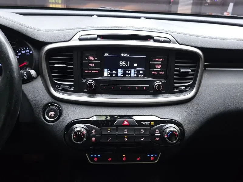 Kia Sorento Diesel 2.0 2Wd Prestige, снимка 14 - Автомобили и джипове - 55652808