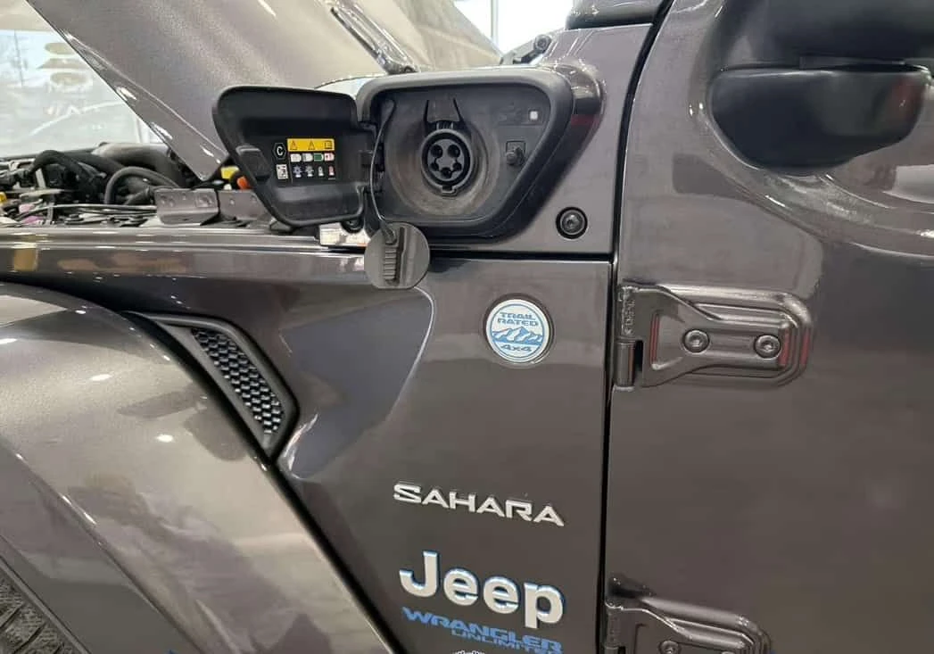 Jeep Wrangler * Unlimited Sahara * CARFAX * ЦЕНА ДО БГ, снимка 14 - Автомобили и джипове - 55140451