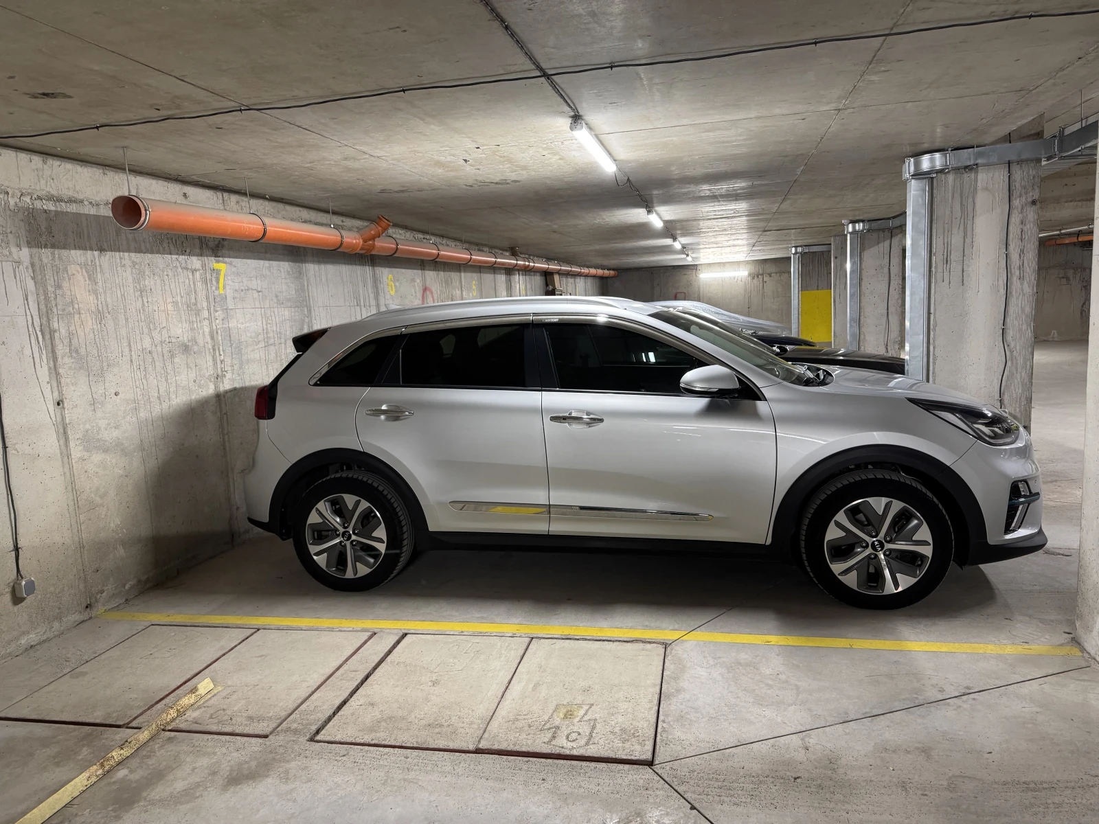 Kia Niro, снимка 10 - Автомобили и джипове - 56257470