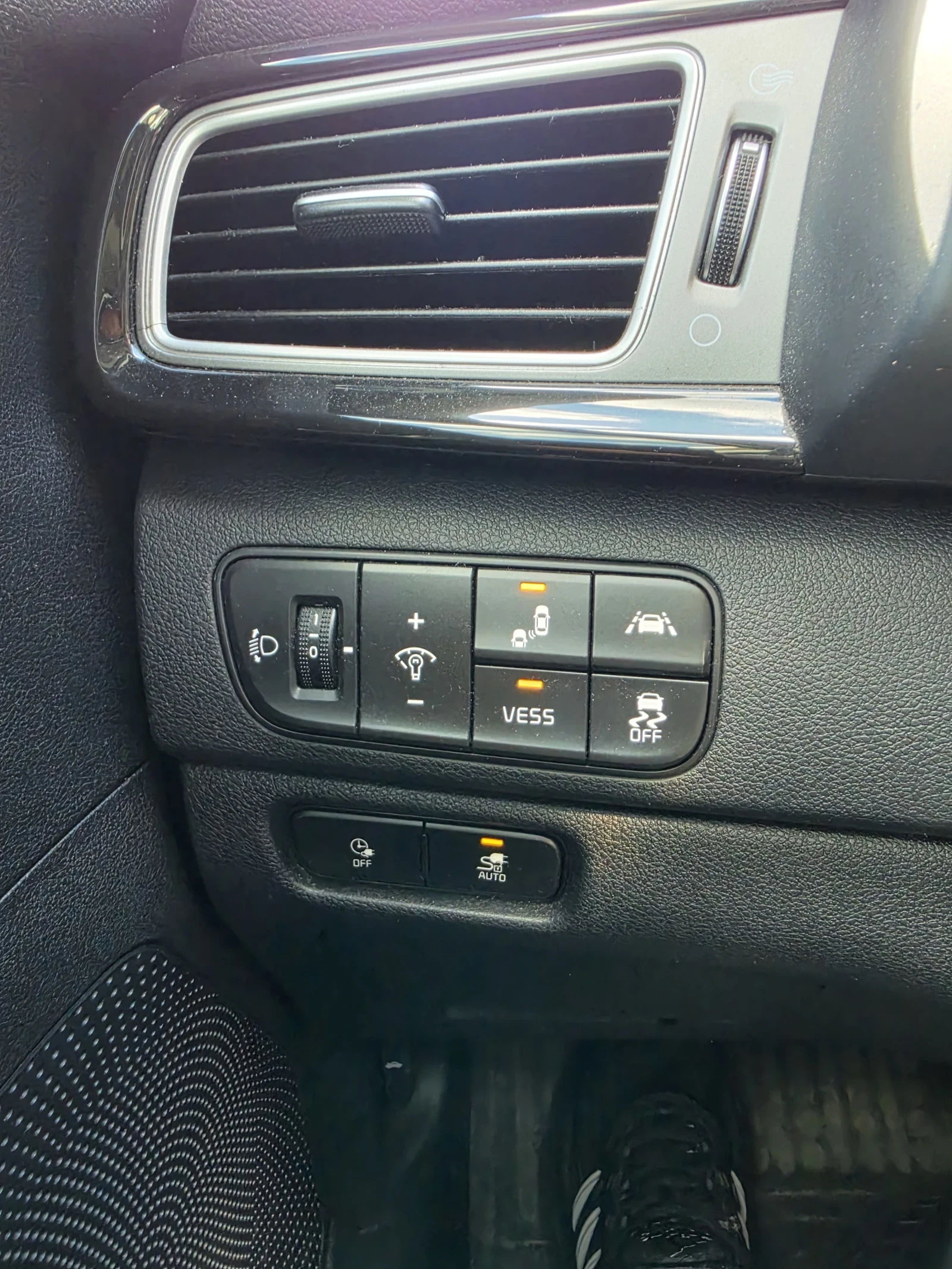 Kia Niro, снимка 6 - Автомобили и джипове - 56257470