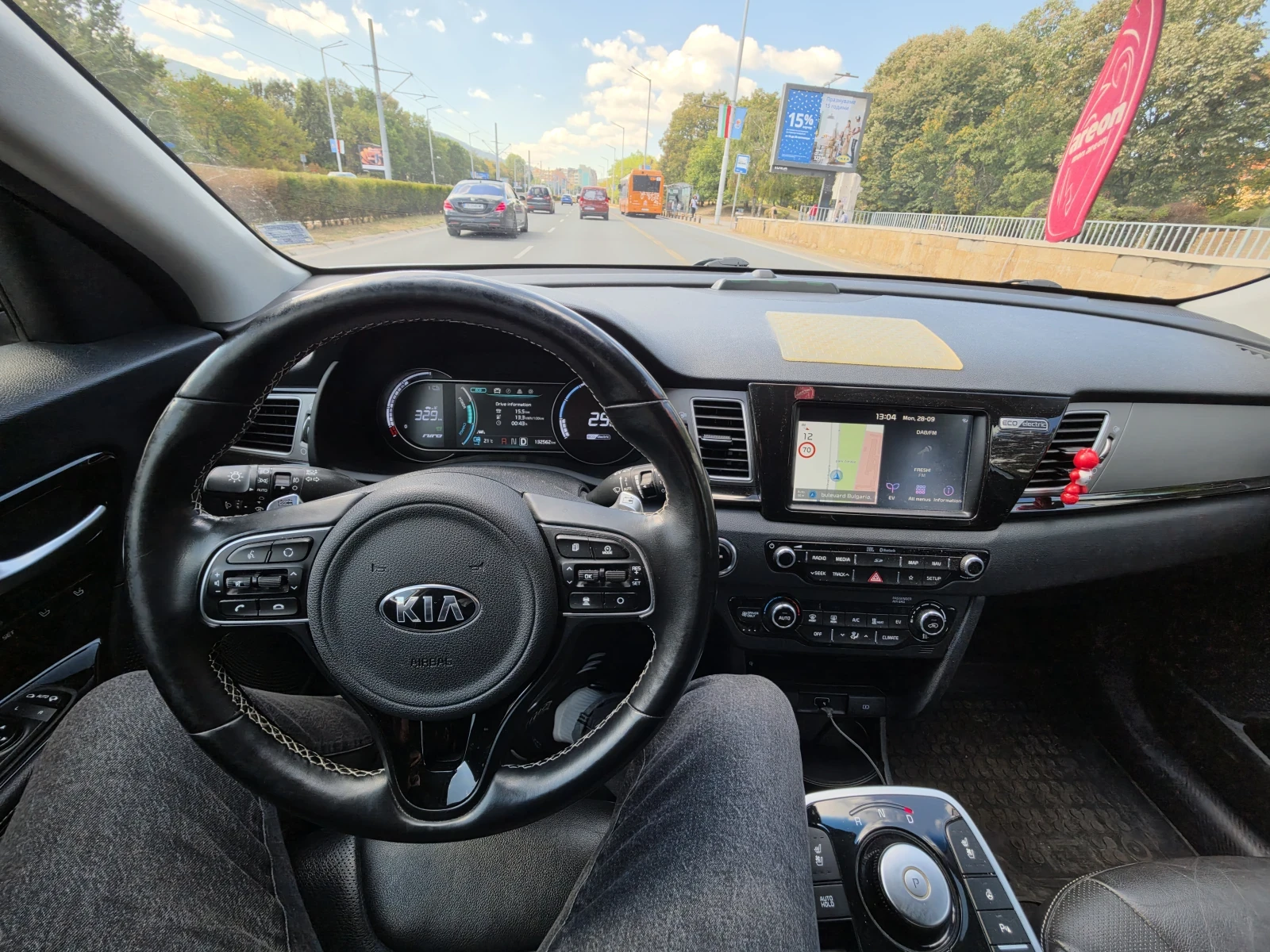 Kia Niro, снимка 3 - Автомобили и джипове - 56257470