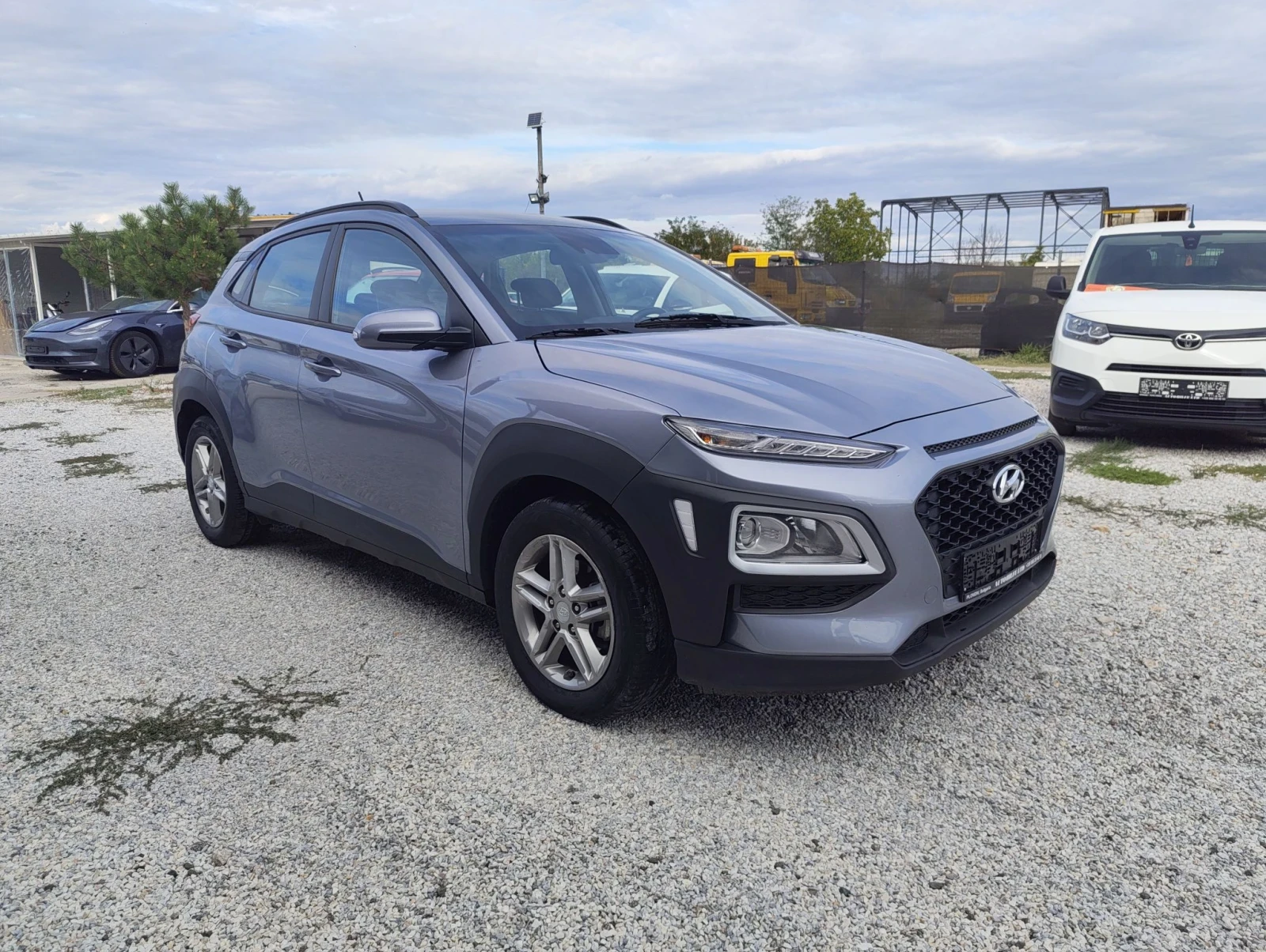 Hyundai Kona 1.0 T-GDI* * ЛИЗИНГ СРЕЩУ ЛИЧНА КАРТА* * , снимка 2 - Автомобили и джипове - 56270114