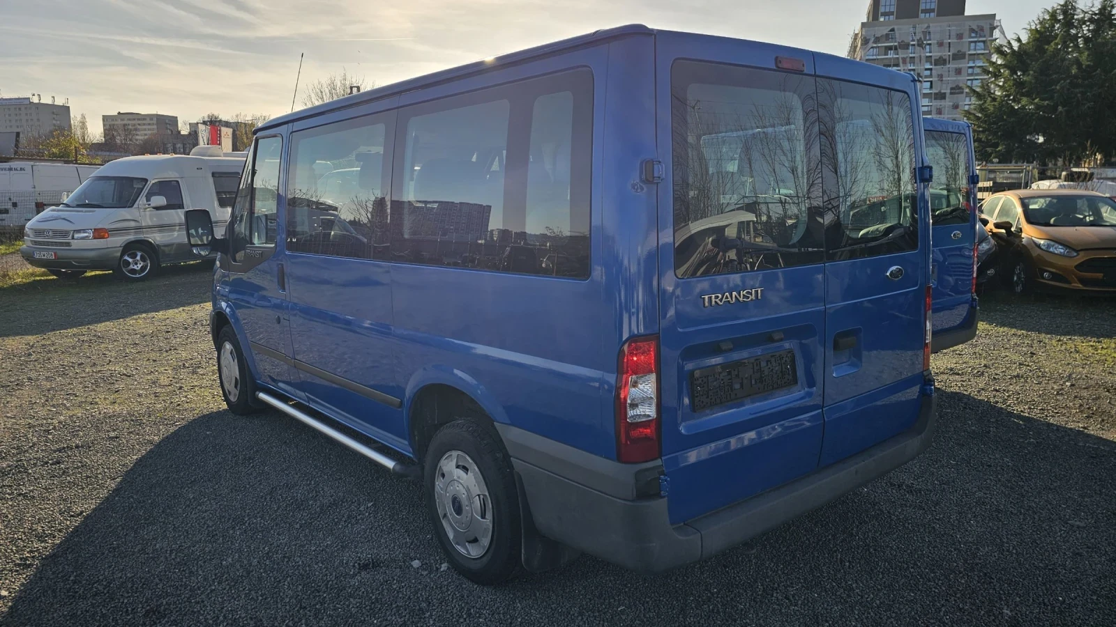 Ford Transit 2.2 TD-  9 места- клима НАЛИЧНИ 2 бр - изображение 4