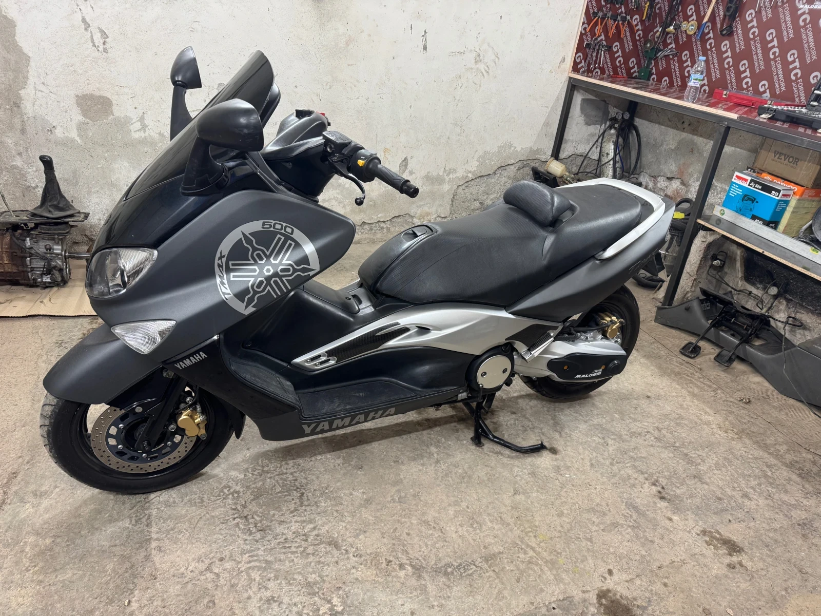 Yamaha T-max