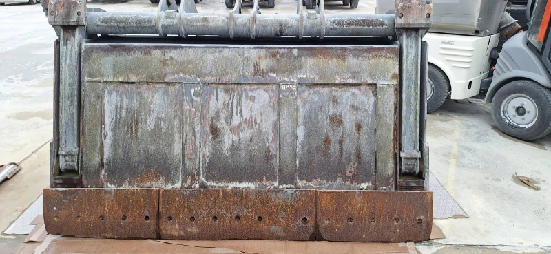 Челен товарач Liebherr Кофа с хидравлика, снимка 8 - Индустриална техника - 52731357