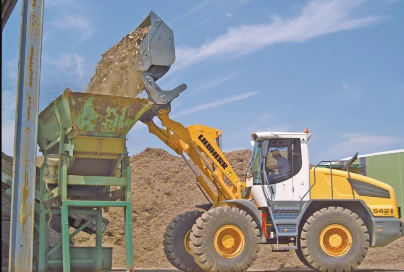 Челен товарач Liebherr Кофа с хидравлика