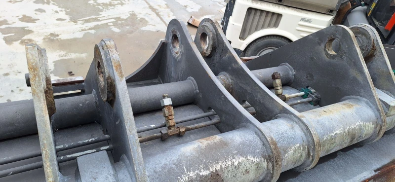 Челен товарач Liebherr Кофа с хидравлика, снимка 7 - Индустриална техника - 52731357