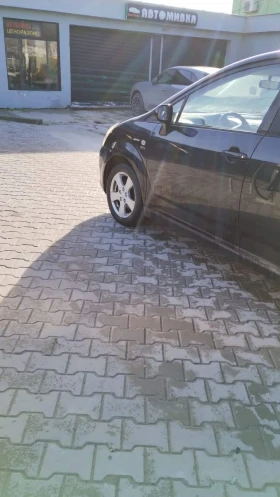 Toyota Corolla verso, снимка 2