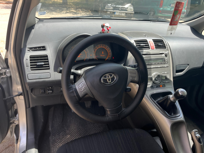 Toyota Auris 2.0 D4D, снимка 8 - Автомобили и джипове - 46336102