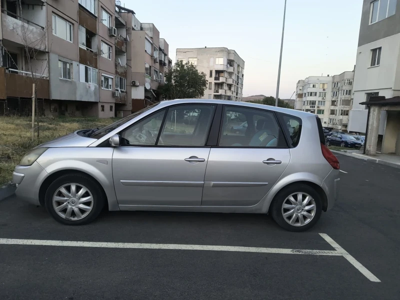 Renault Scenic, снимка 2 - Автомобили и джипове - 47009450