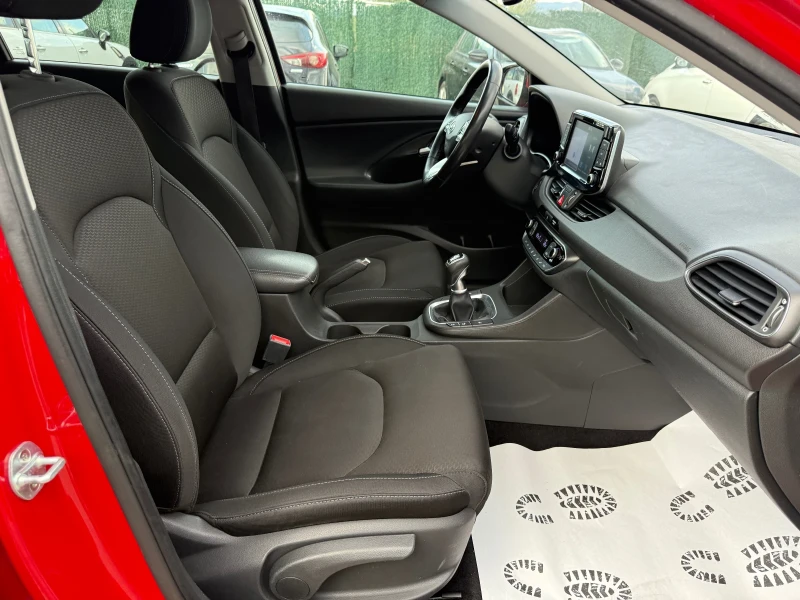 Hyundai I30 1.6d/136hp/NAVI/Service Book/, снимка 10 - Автомобили и джипове - 51707121