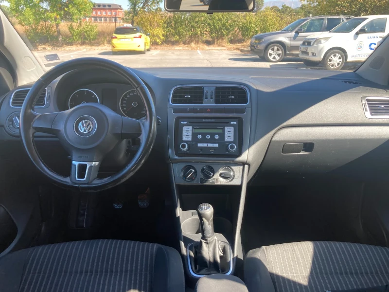 VW Polo 1.6TDI, снимка 11 - Автомобили и джипове - 52427192