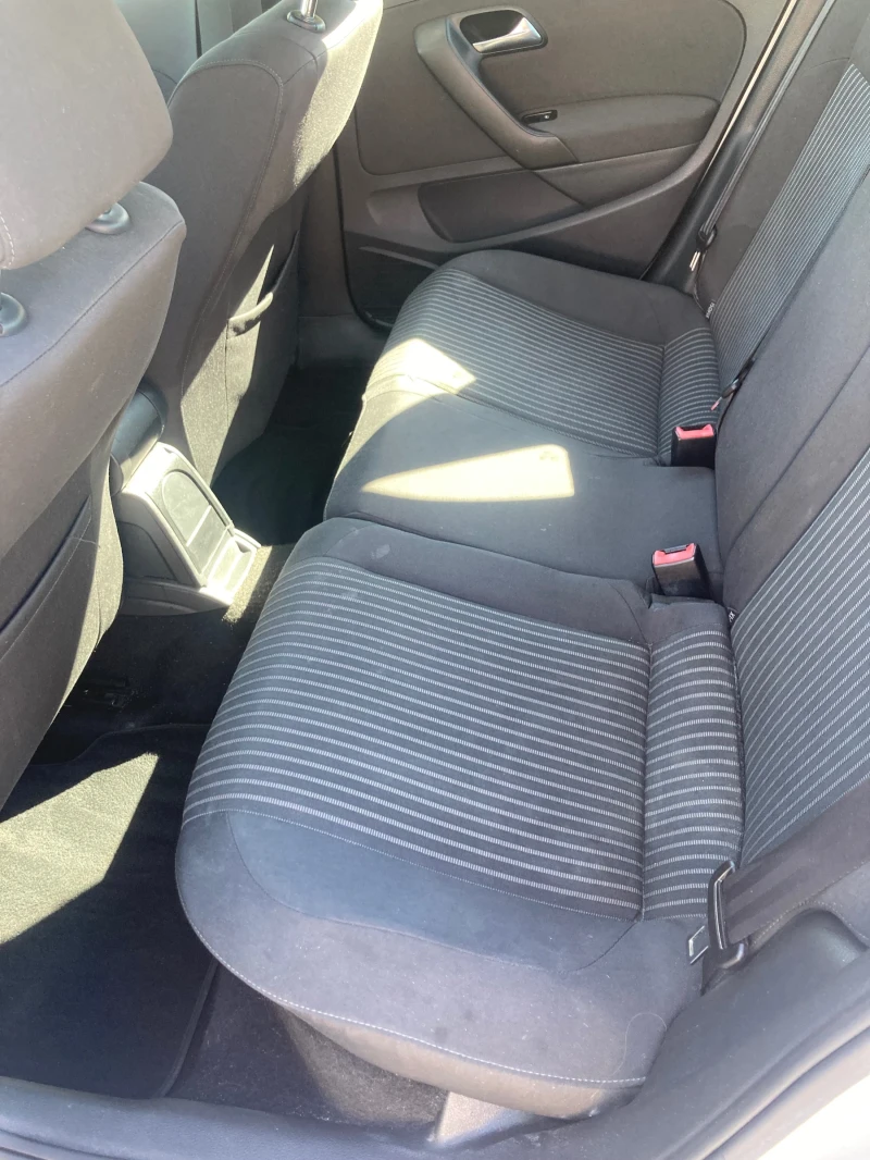 VW Polo 1.6TDI, снимка 14 - Автомобили и джипове - 52427192