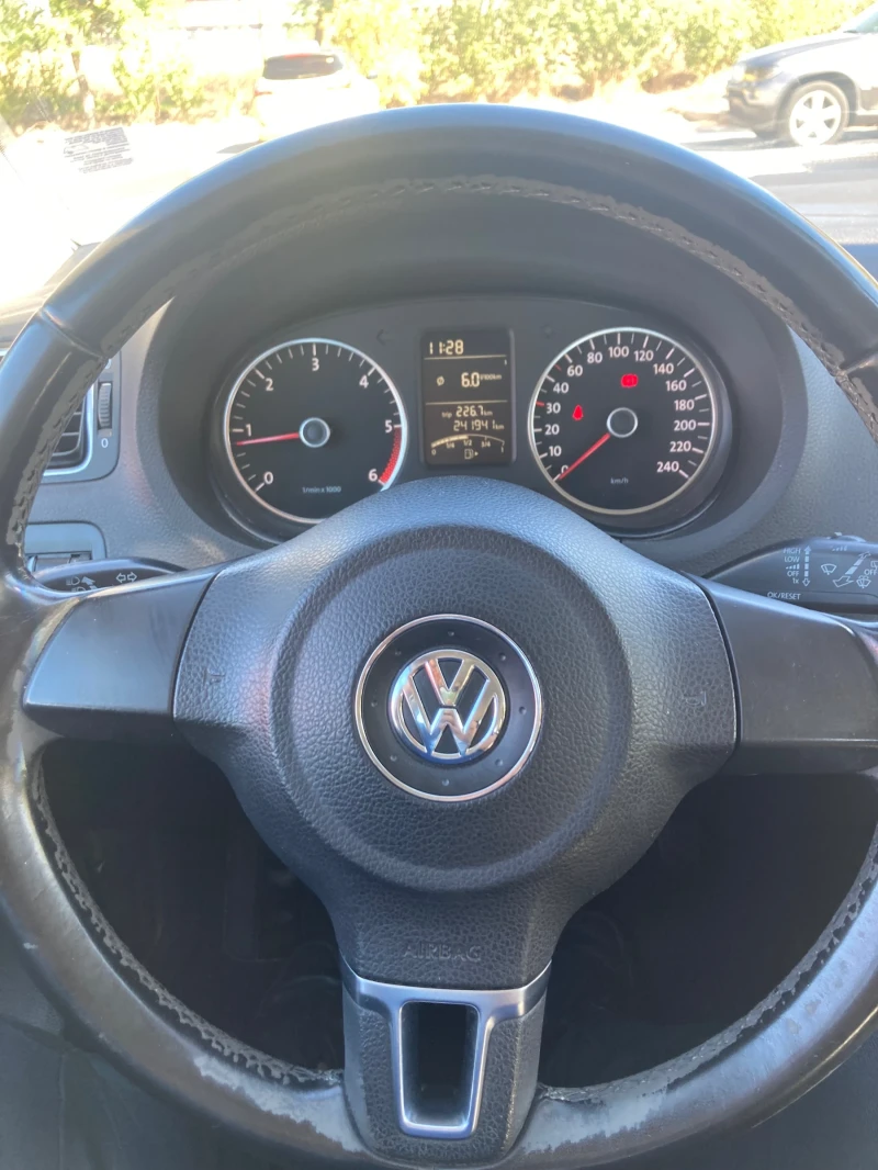 VW Polo 1.6TDI, снимка 9 - Автомобили и джипове - 52427192