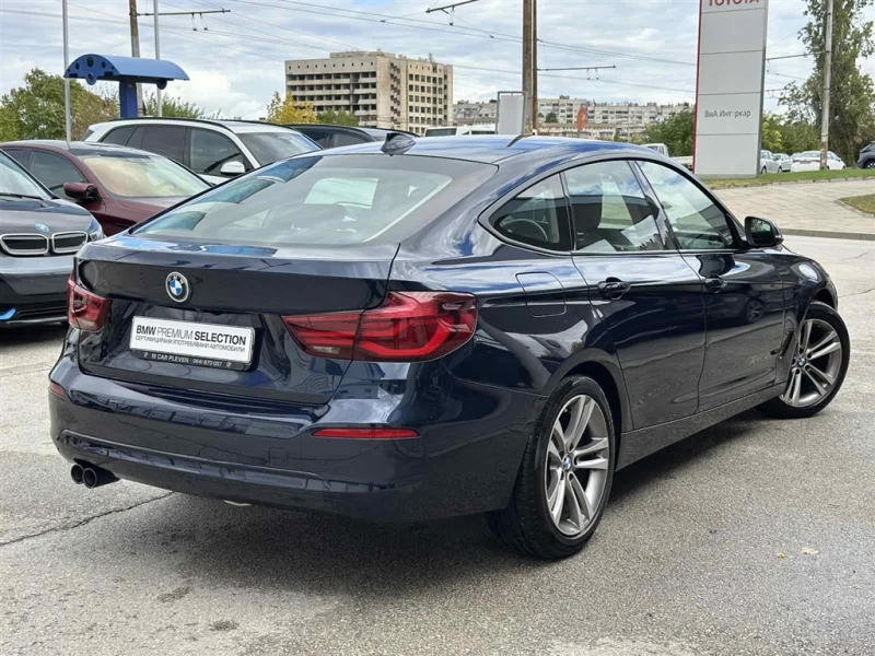 BMW 320 xDrive, снимка 2 - Автомобили и джипове - 52042347