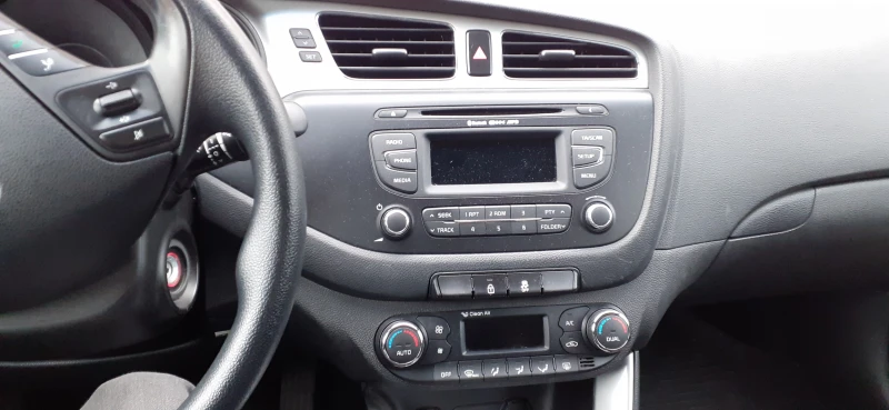 Kia Ceed, снимка 5 - Автомобили и джипове - 52617837